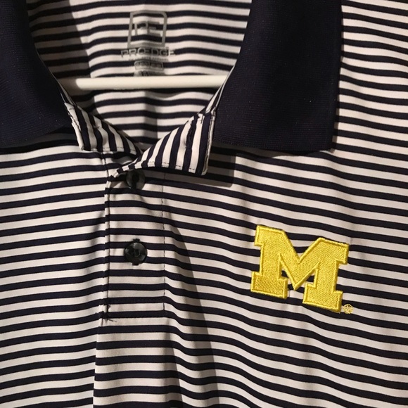 SOLD ❌ University Of Michigan Wolverine Polo XL - Picture 2 of 4